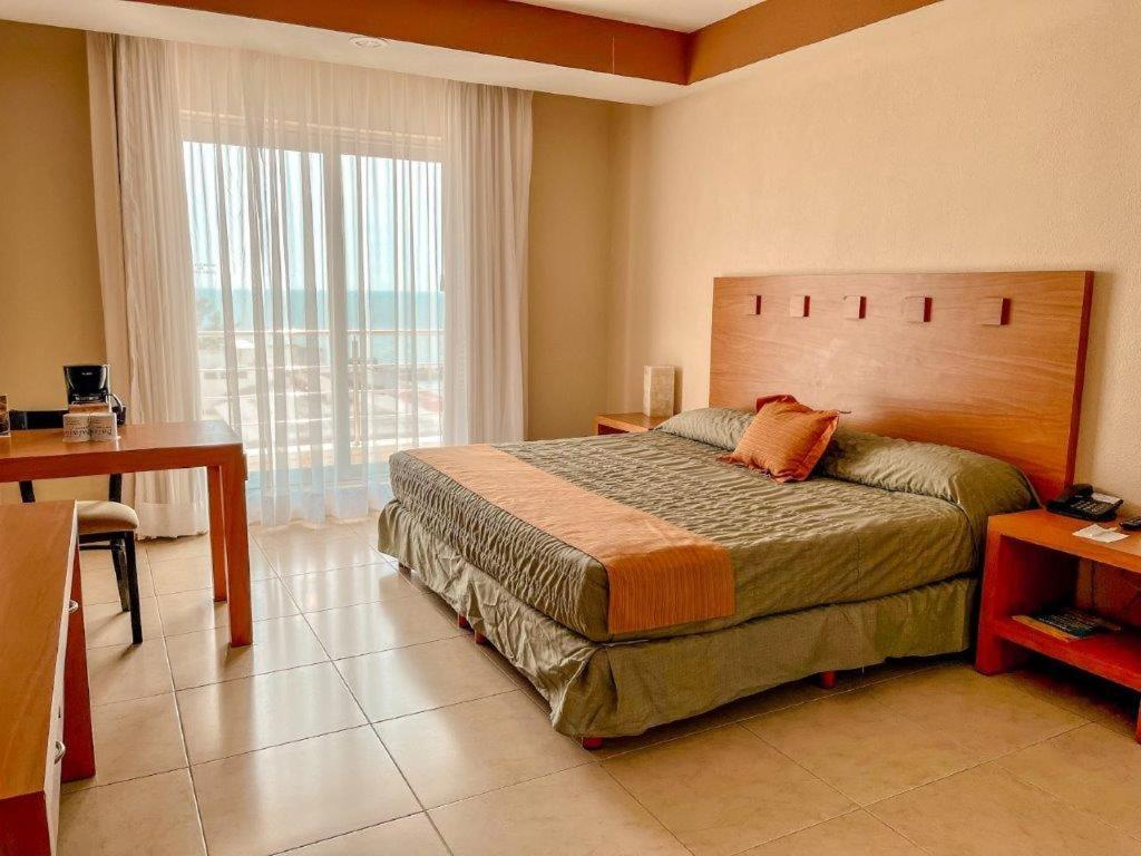 Balaju Hotel&Suites Veracruz Bagian luar foto
